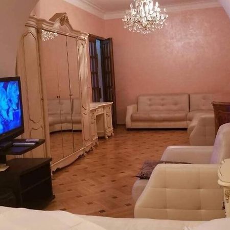 Apartment Irma Rustaveli 57 Батуми Екстериор снимка