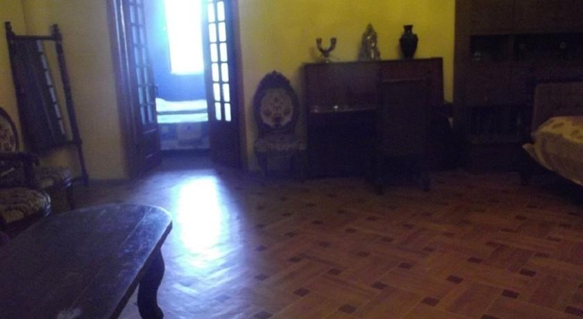 Apartment Irma Rustaveli 57 Батуми Стая снимка