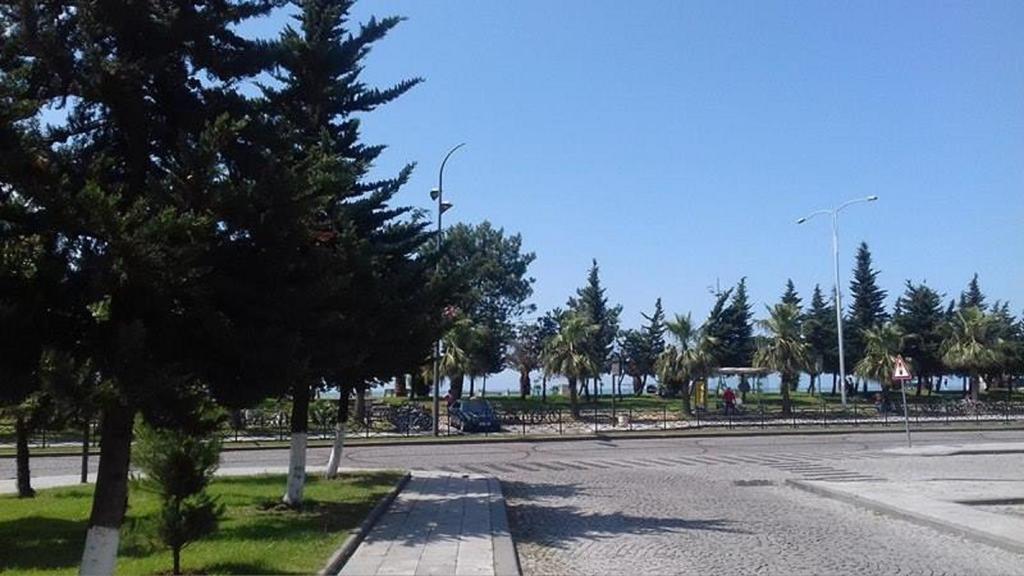 Apartment Irma Rustaveli 57 Батуми Екстериор снимка