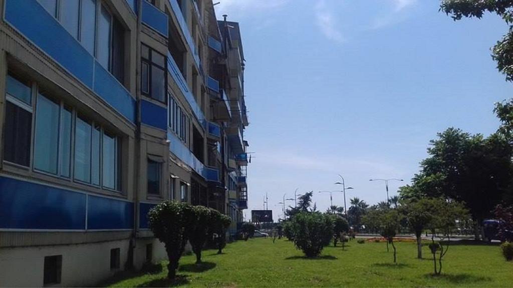 Apartment Irma Rustaveli 57 Батуми Екстериор снимка