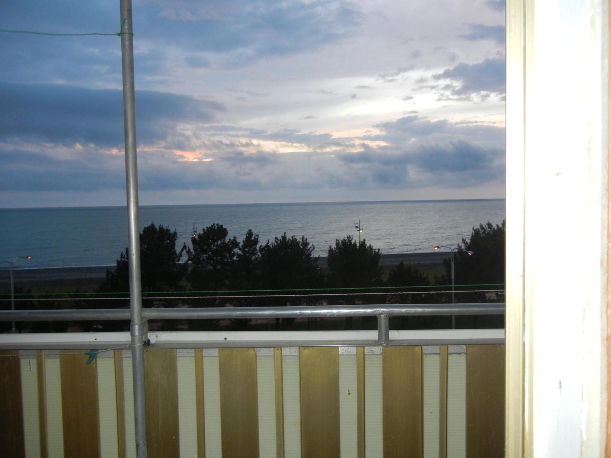 Apartment Irma Rustaveli 57 Батуми Екстериор снимка
