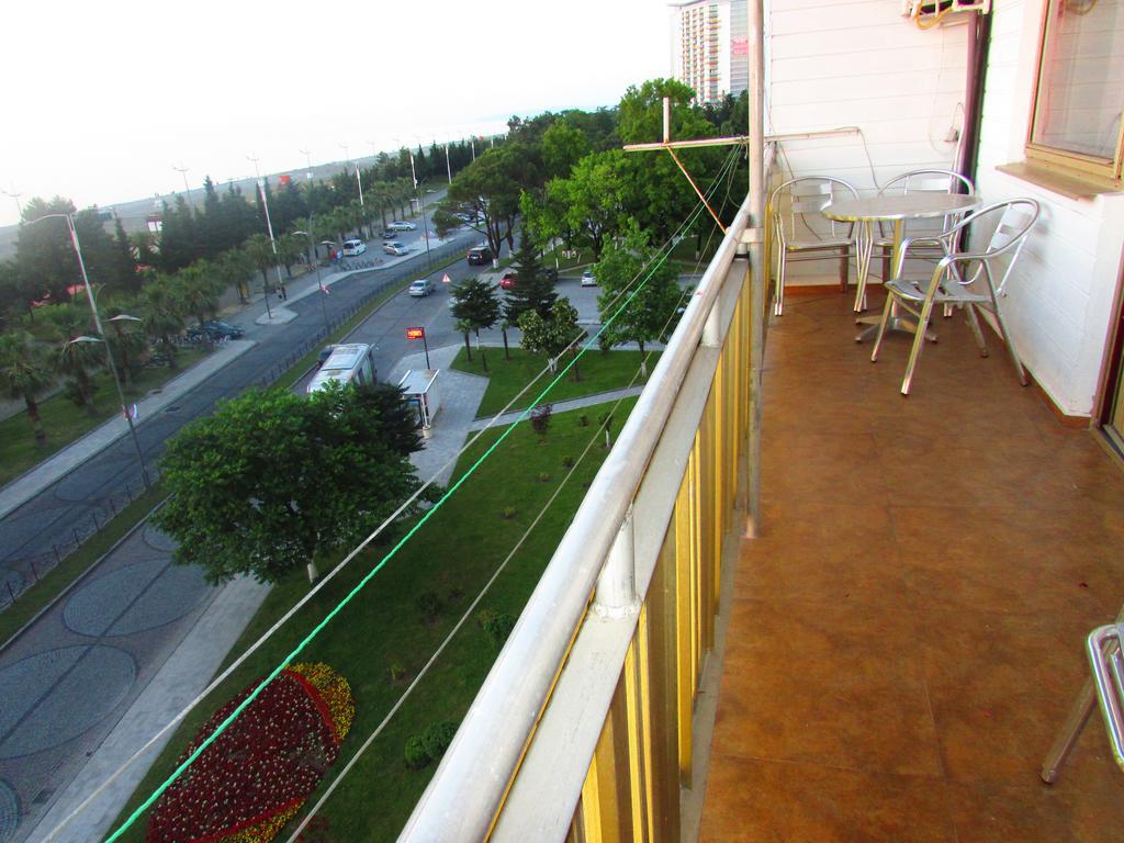 Apartment Irma Rustaveli 57 Батуми Екстериор снимка