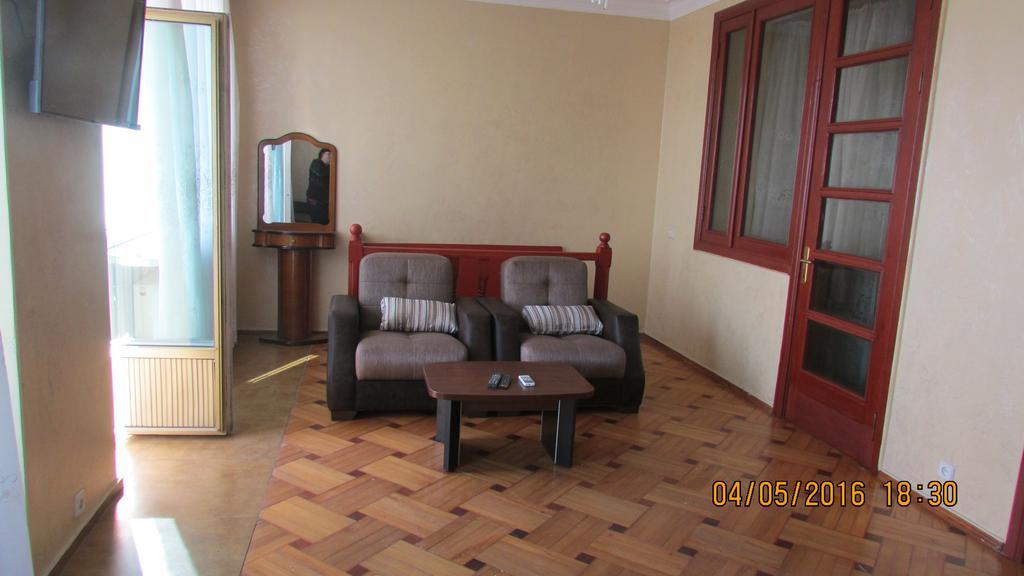 Apartment Irma Rustaveli 57 Батуми Екстериор снимка