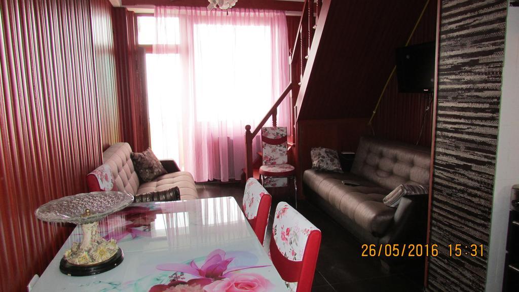 Apartment Irma Rustaveli 57 Батуми Екстериор снимка
