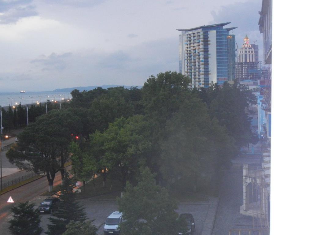 Apartment Irma Rustaveli 57 Батуми Екстериор снимка