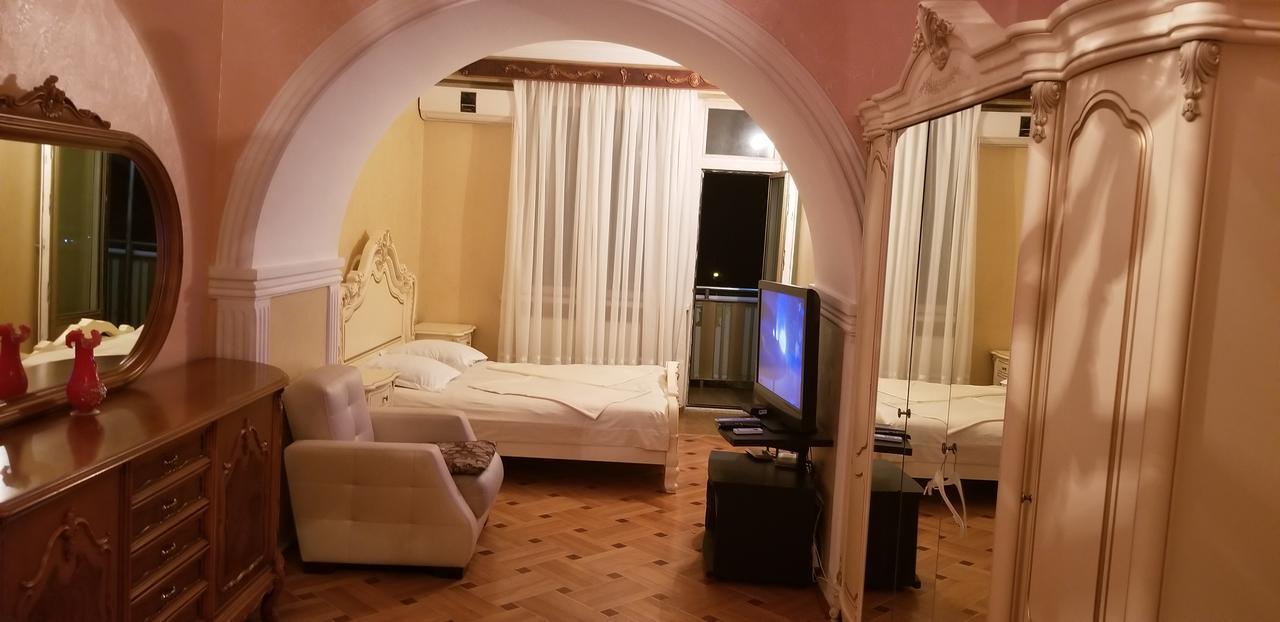 Apartment Irma Rustaveli 57 Батуми Екстериор снимка